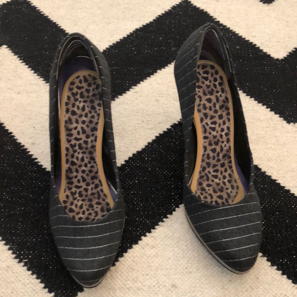 Nine West pump - Picture 3 of 5